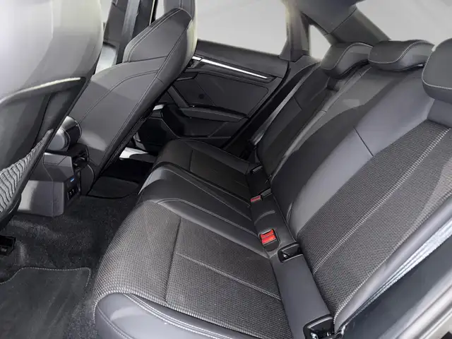 Audi S3 view 11