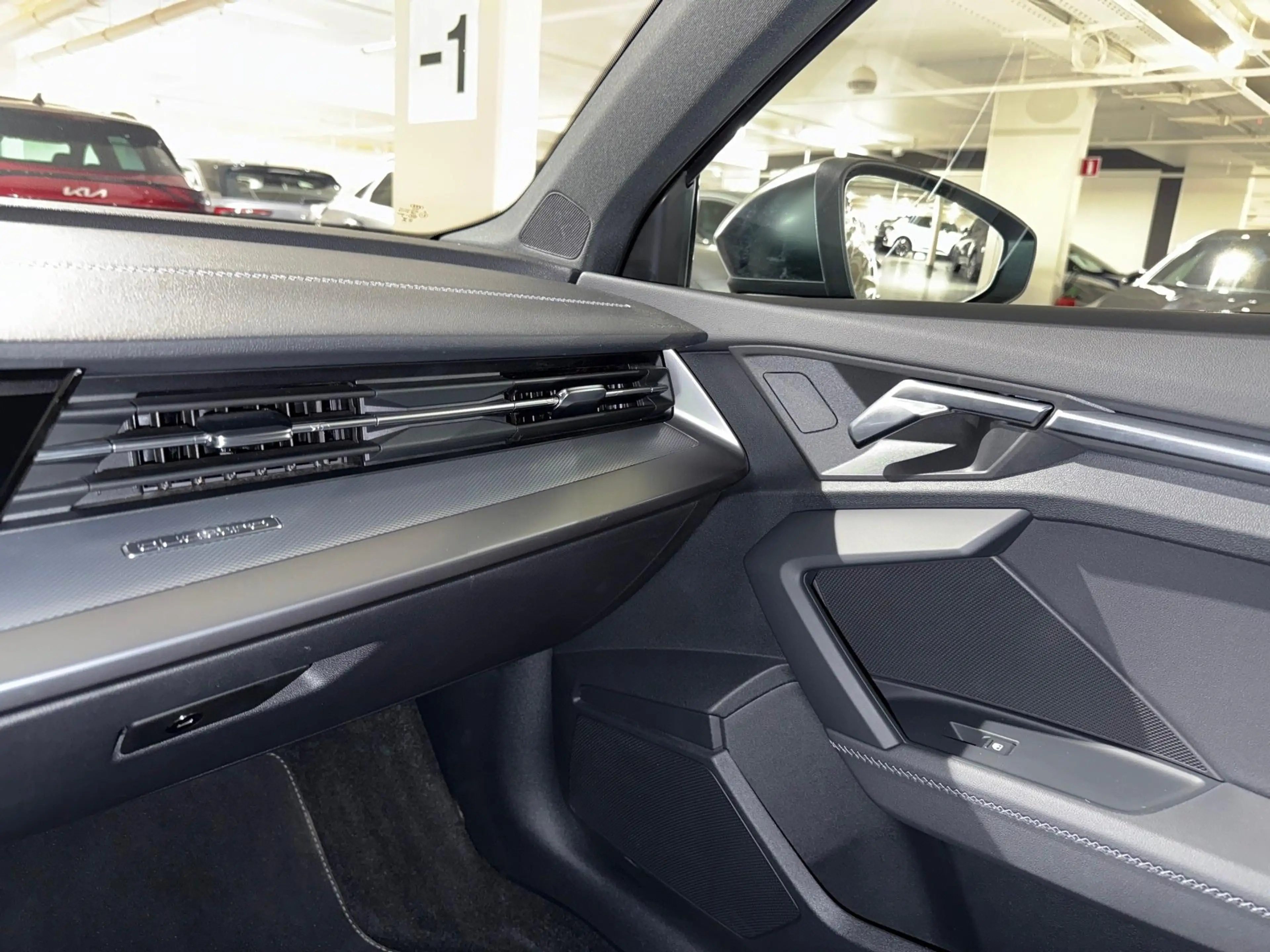 Audi S3 Limousine TFSI S tronic quattro — photo 9