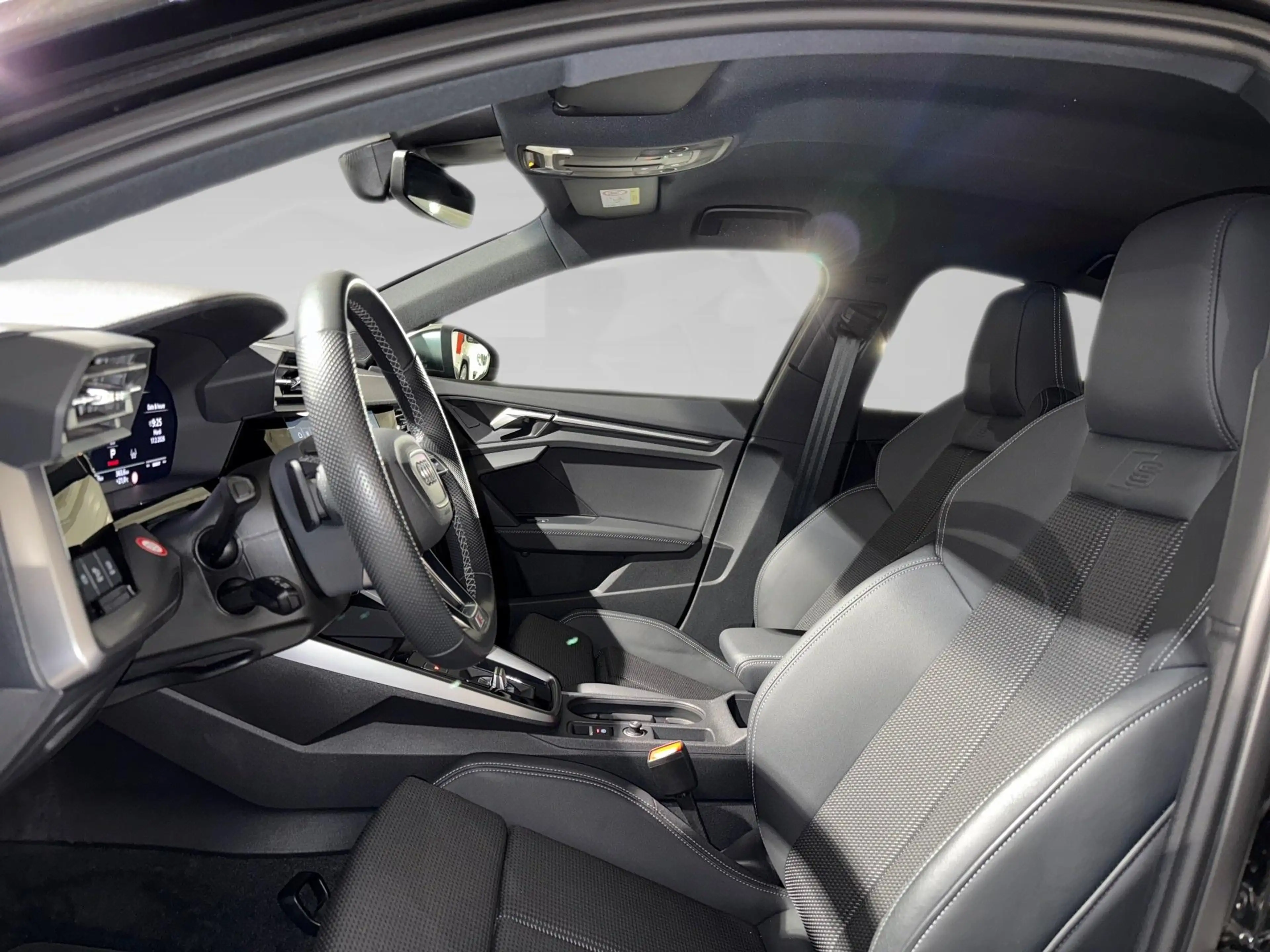 Audi S3 Limousine TFSI S tronic quattro — photo 4
