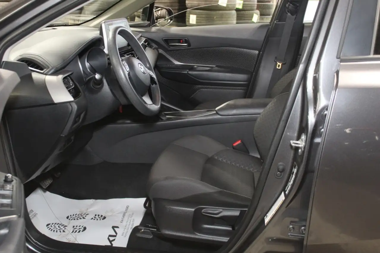 Toyota C-HR снимка Toyota C-HR
