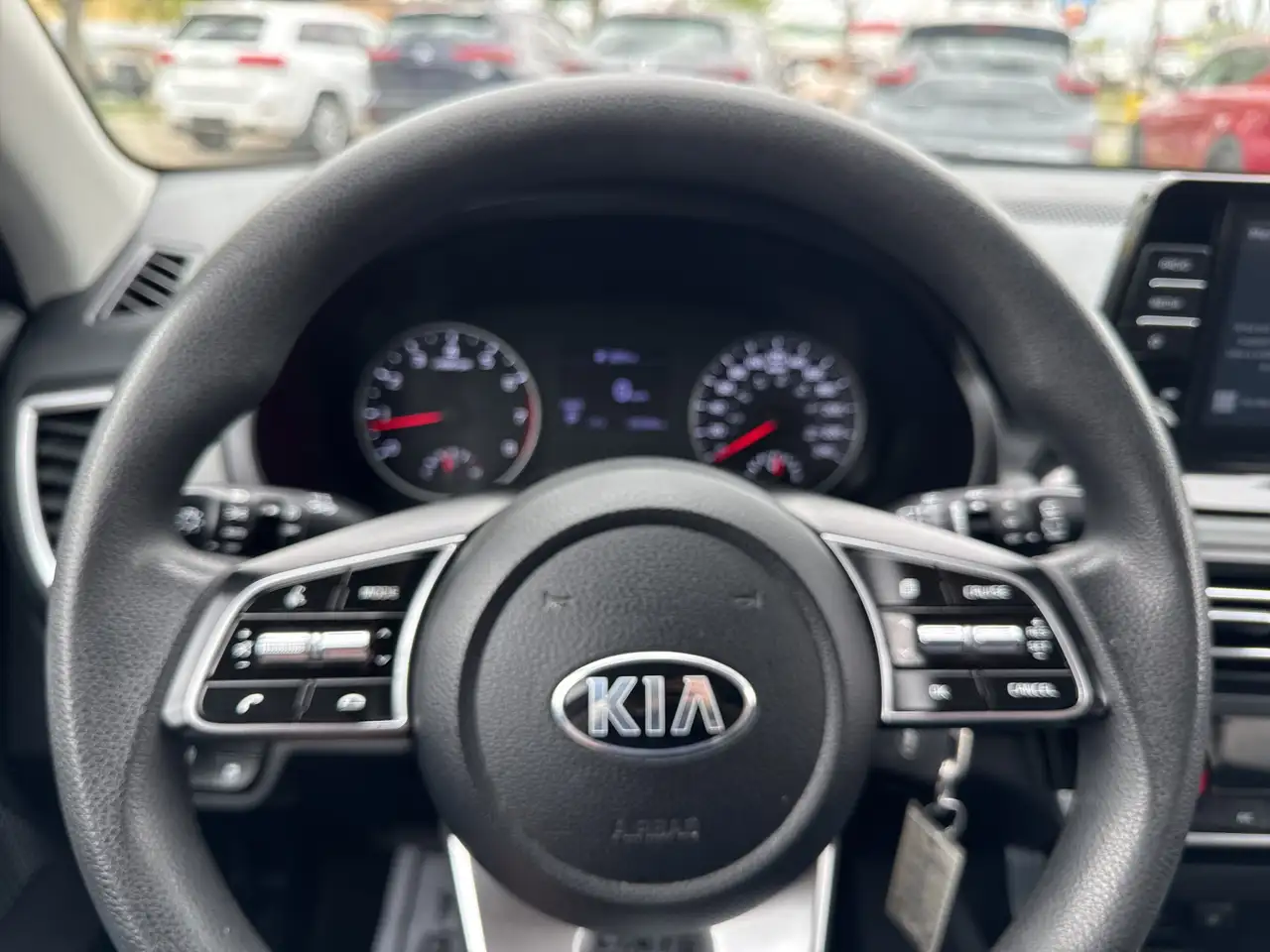 Kia Seltos снимка Kia Seltos