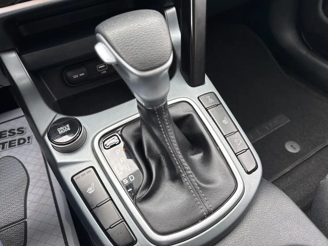 Kia Seltos снимка Kia Seltos