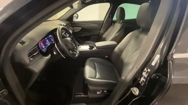 Maserati Grecale view 8