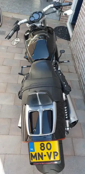 Harley-Davidson V-Rod - foto 5