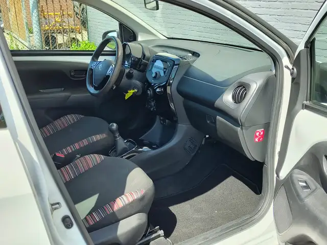 Citroen C1 view 8