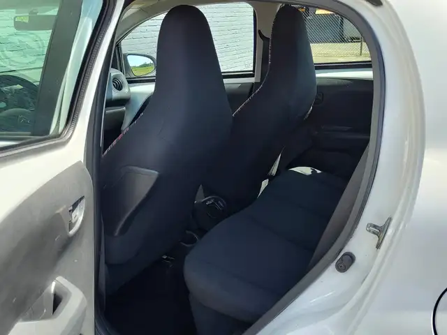 Citroen C1 view 9