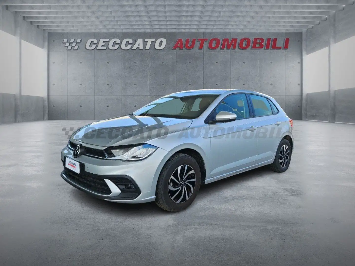 Volkswagen Polo VI 2022 1.0 tsi Life 95cv dsg Silber - 1