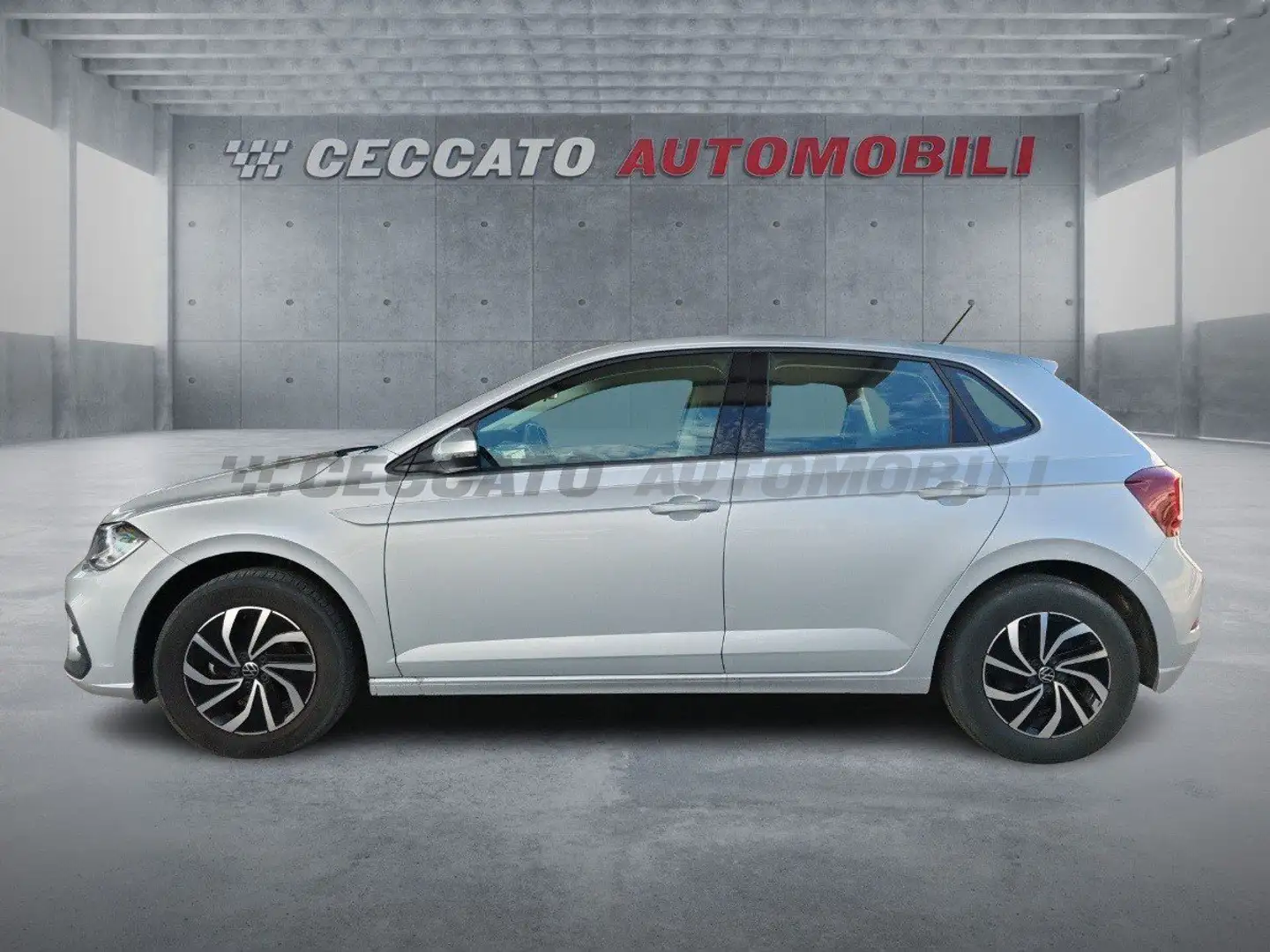Volkswagen Polo VI 2022 1.0 tsi Life 95cv dsg Silber - 2