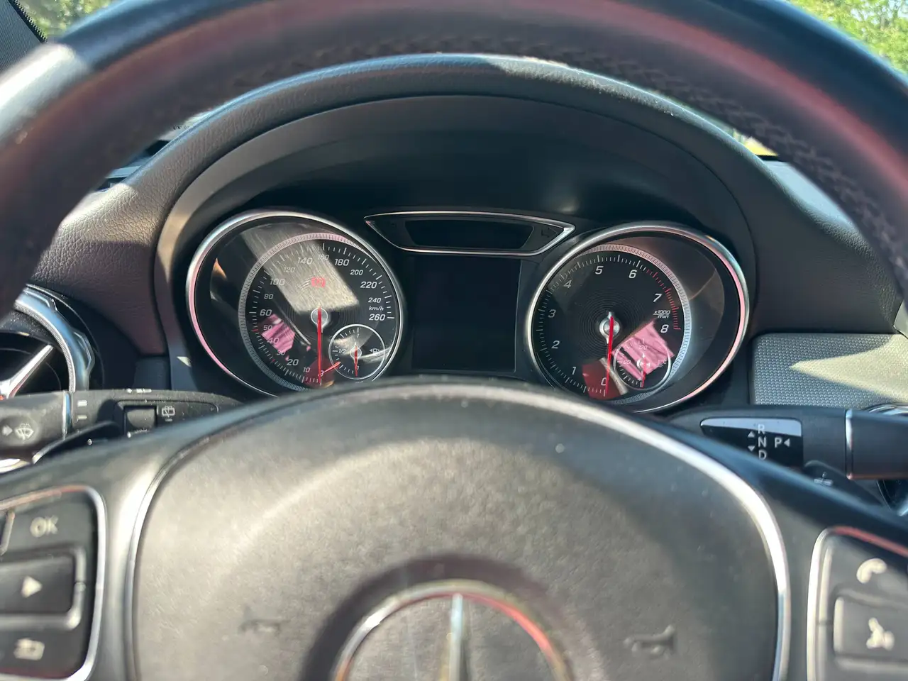 Mercedes-Benz GLA снимка Mercedes-Benz GLA