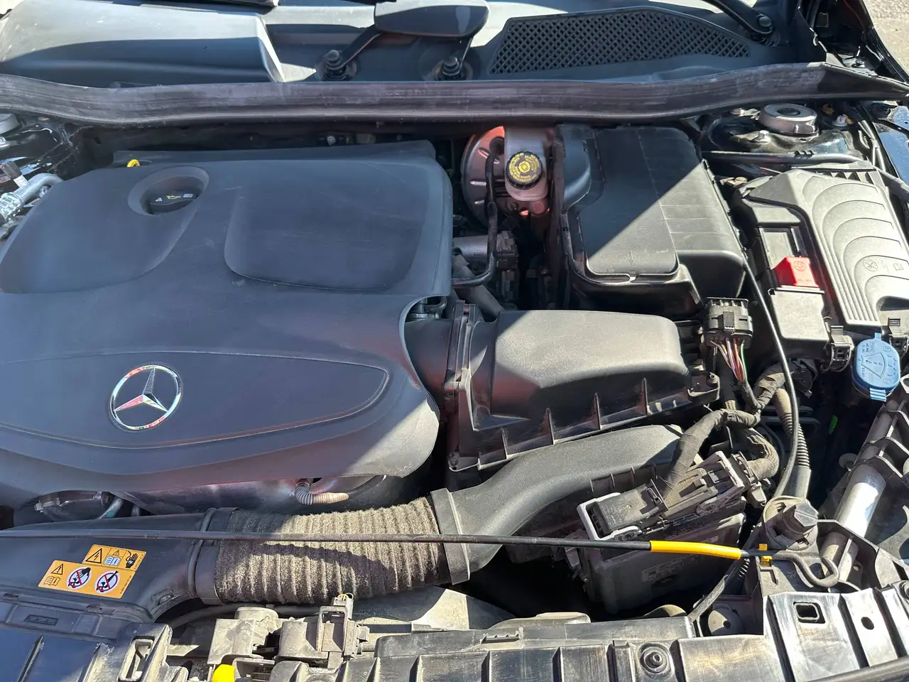 Mercedes-Benz GLA снимка Mercedes-Benz GLA
