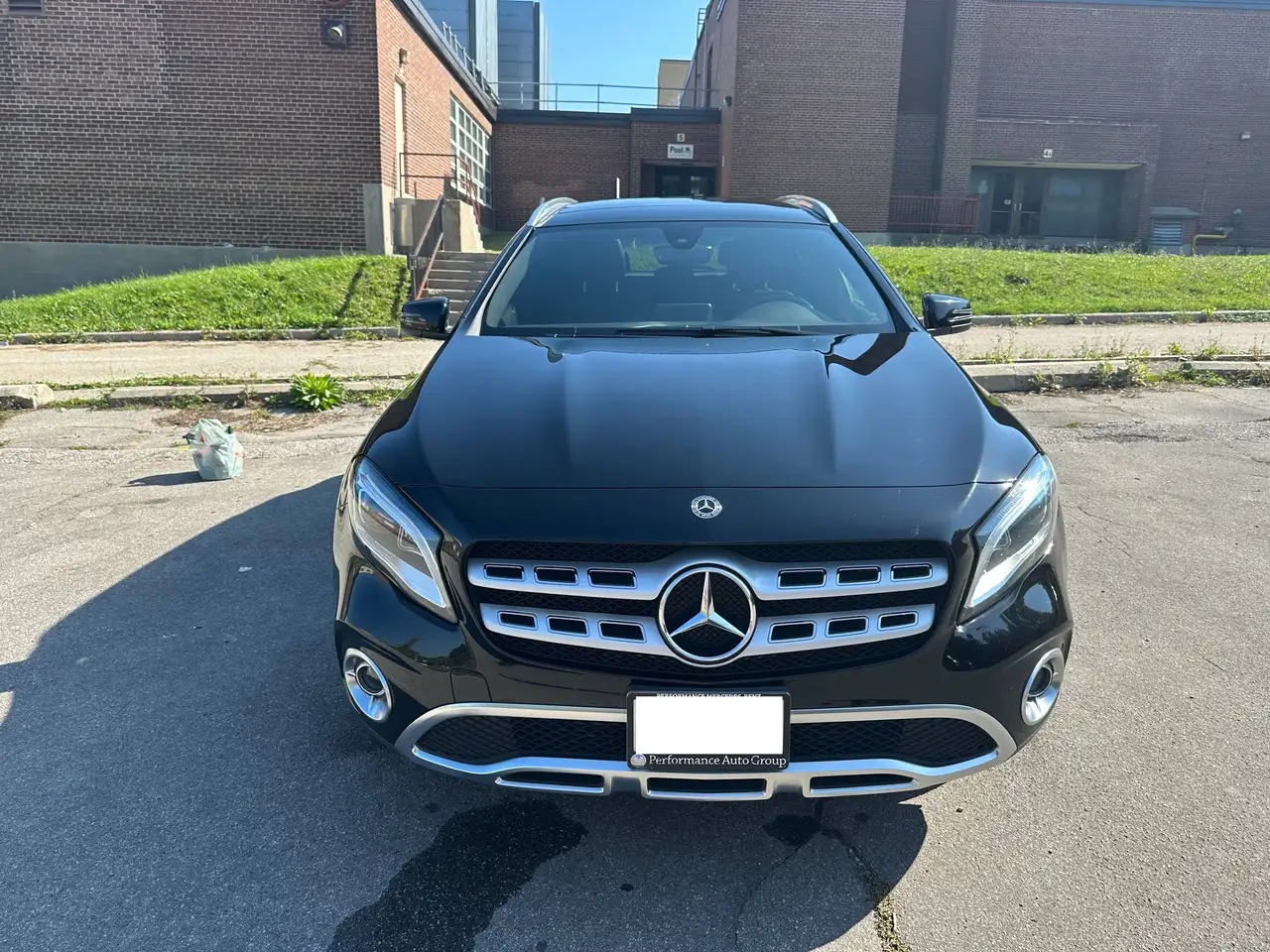 Mercedes-Benz GLA снимка Mercedes-Benz GLA