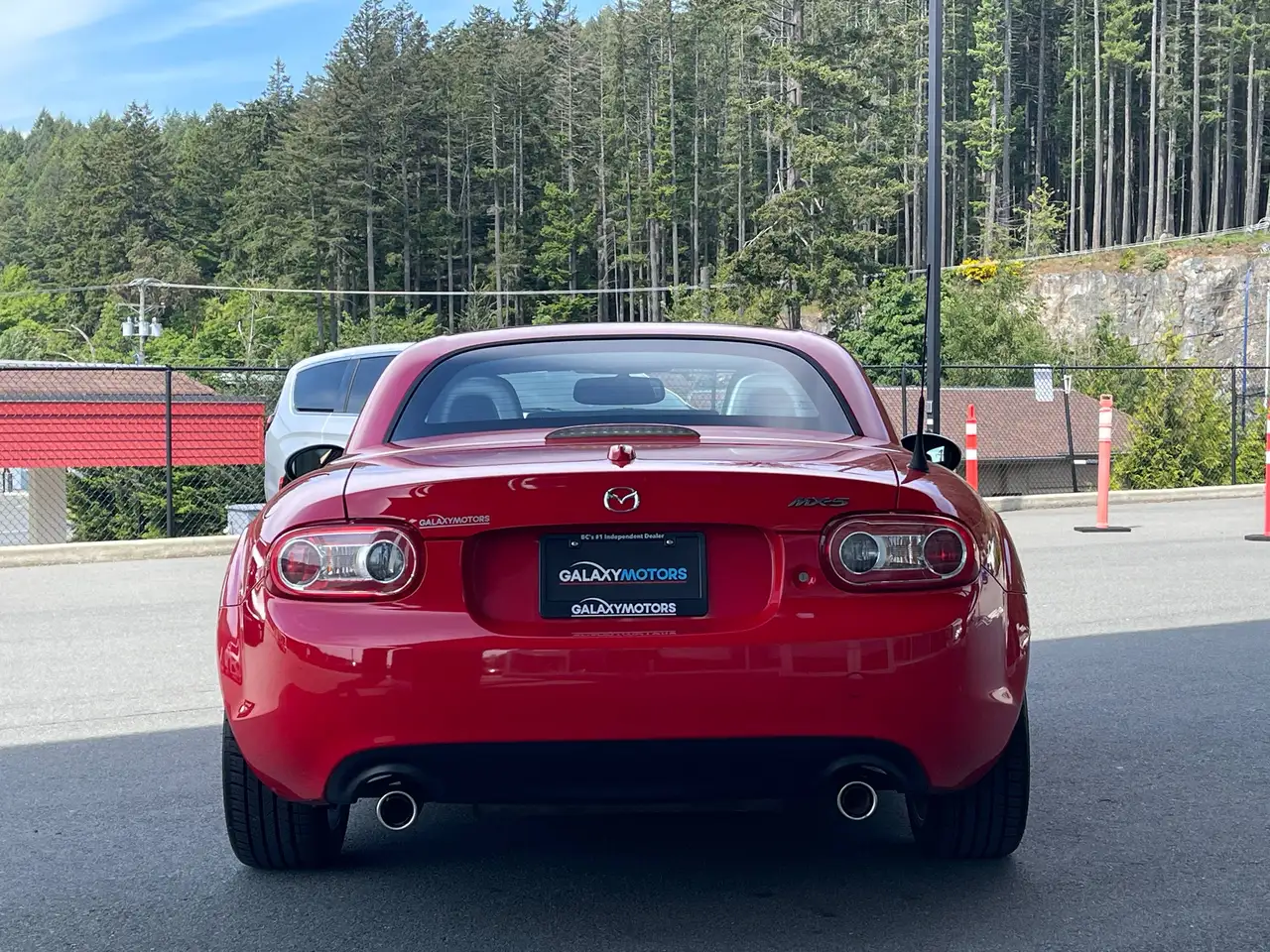 Mazda MX-5 Miata снимка Mazda MX-5 Miata