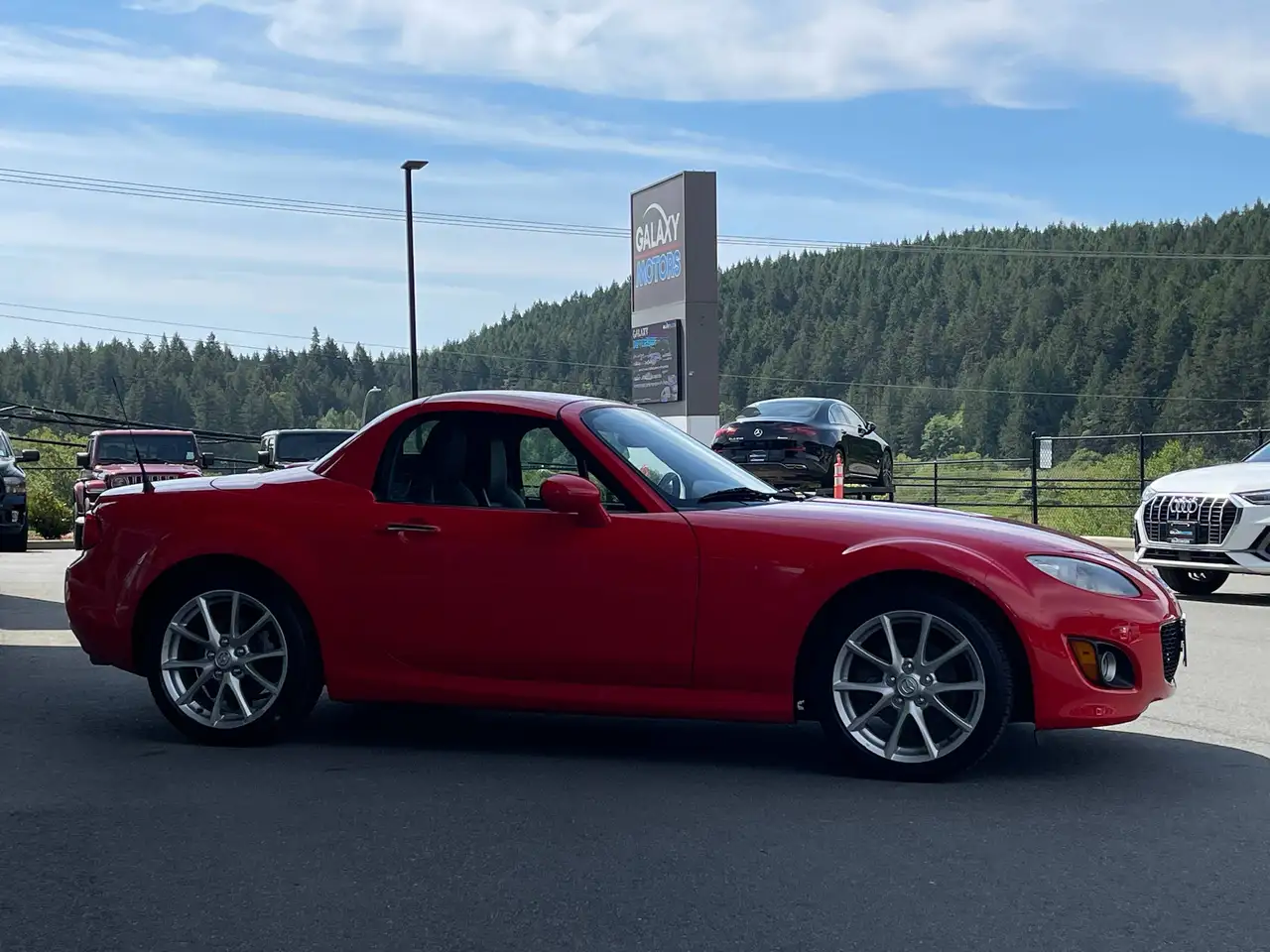 Mazda MX-5 Miata снимка Mazda MX-5 Miata