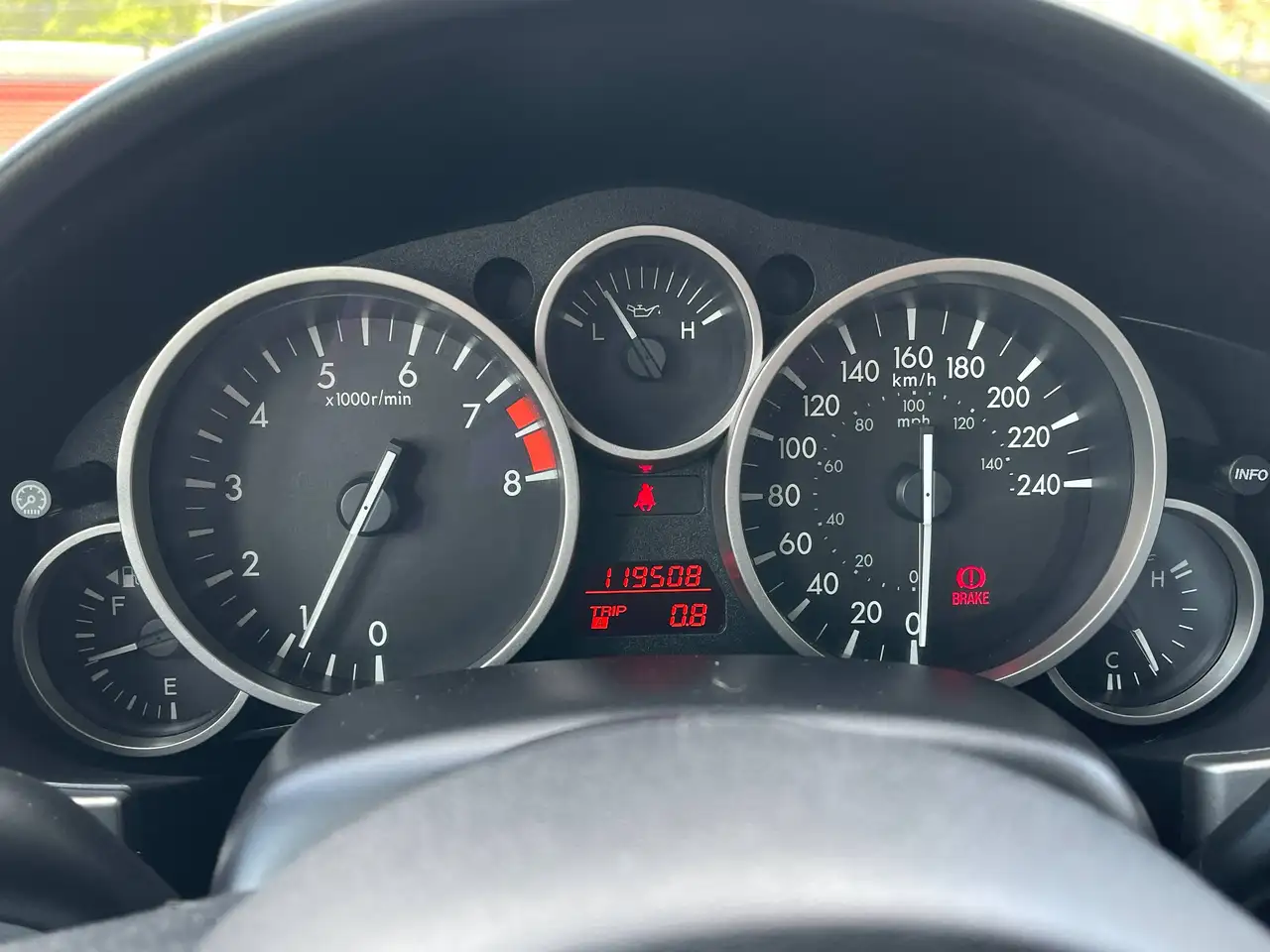 Mazda MX-5 Miata снимка Mazda MX-5 Miata