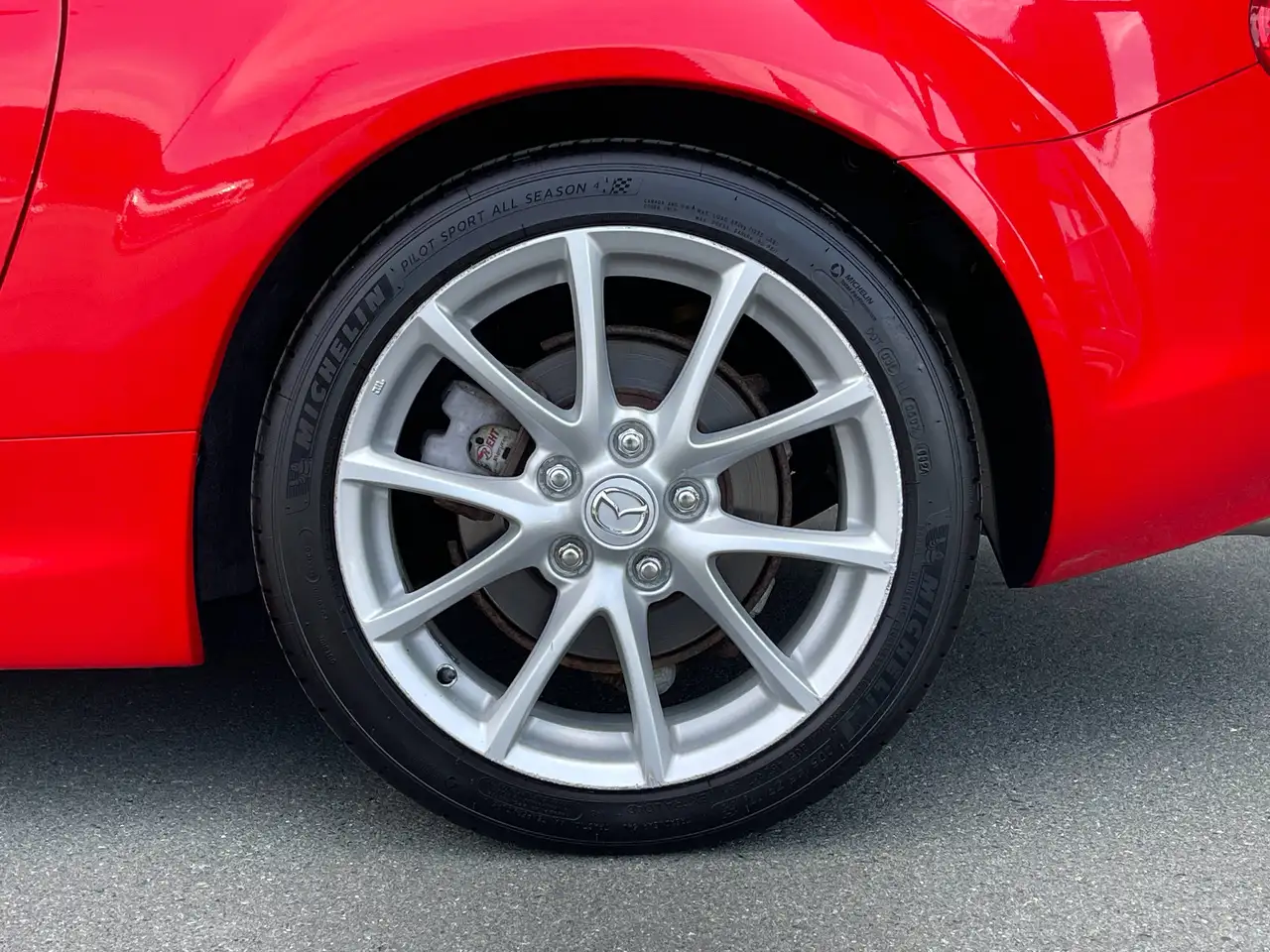Mazda MX-5 Miata снимка Mazda MX-5 Miata