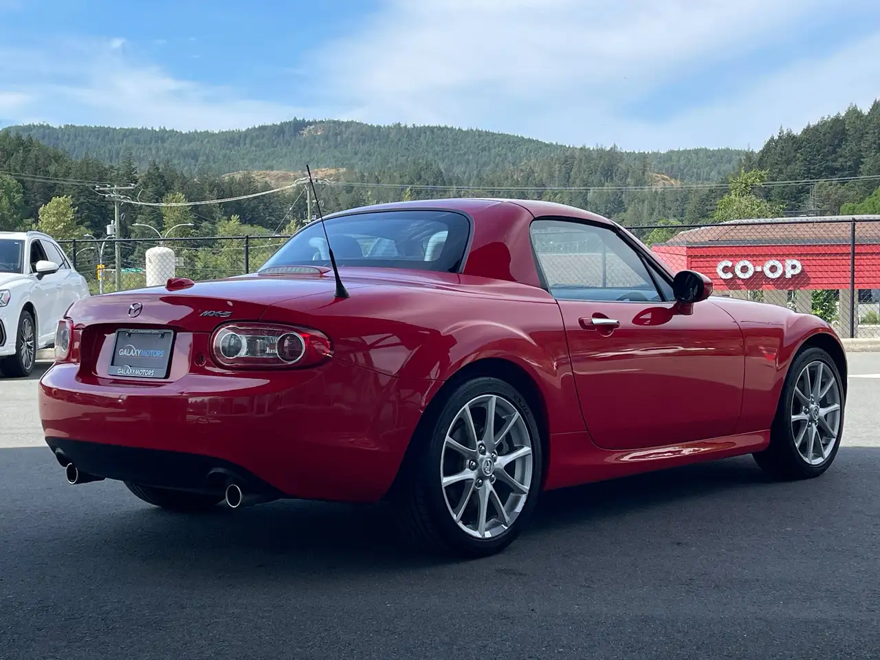 Mazda MX-5 Miata снимка Mazda MX-5 Miata