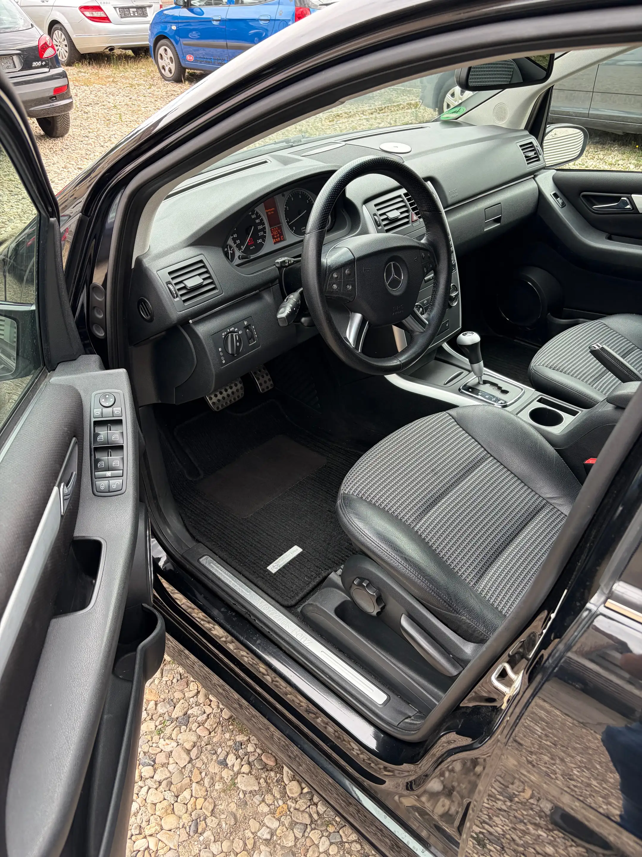 Mercedes-Benz B 200 Automatik | 2. Hand | 103.000 km TÜV NEU Checkheft — photo 9