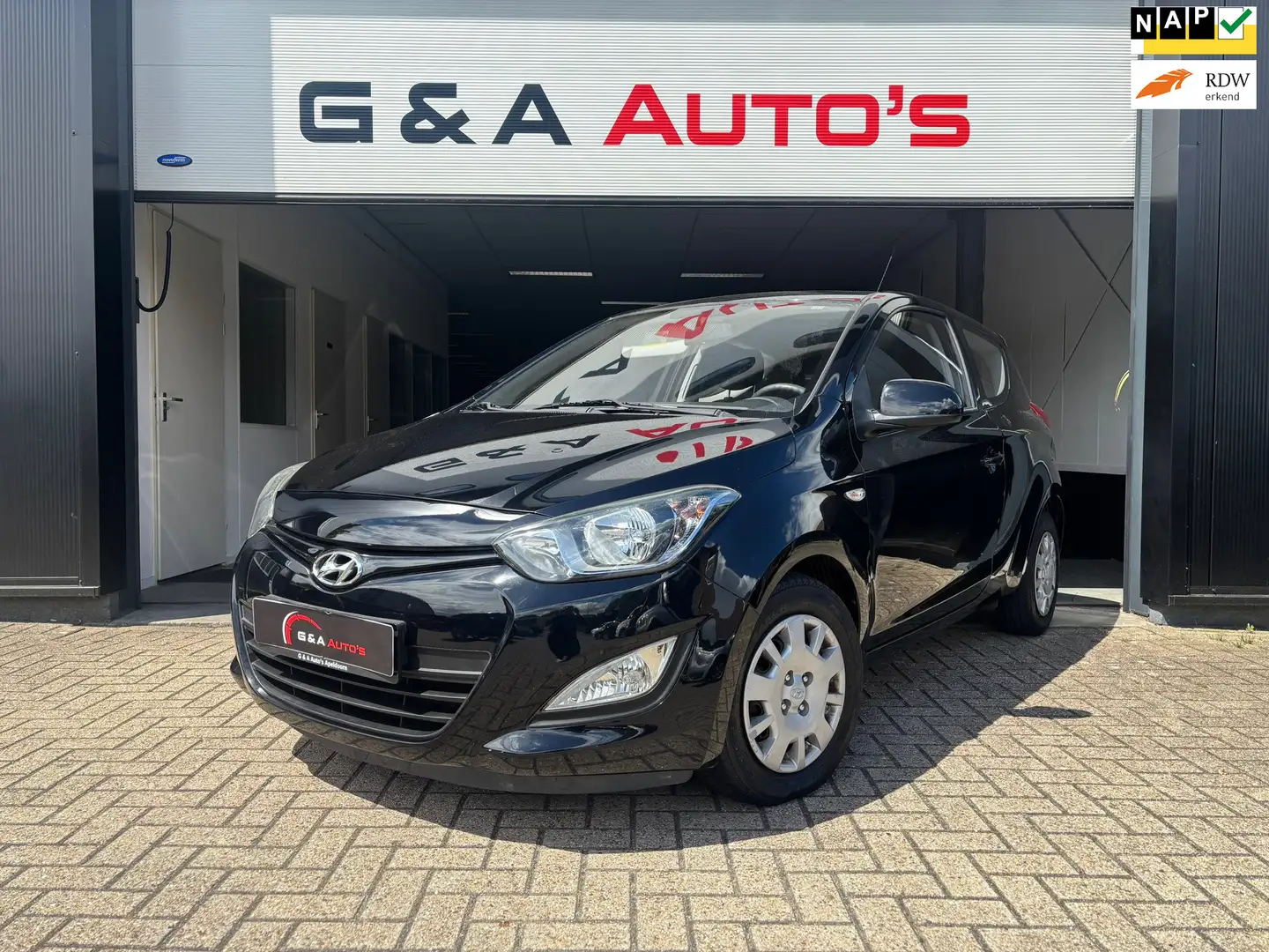 Hyundai i20 1.2 / AIRCO / ELLEKT-PAKKET / ISOFIX Zwart - 1