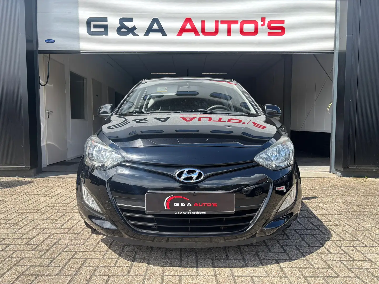 Hyundai i20 1.2 / AIRCO / ELLEKT-PAKKET / ISOFIX Zwart - 2