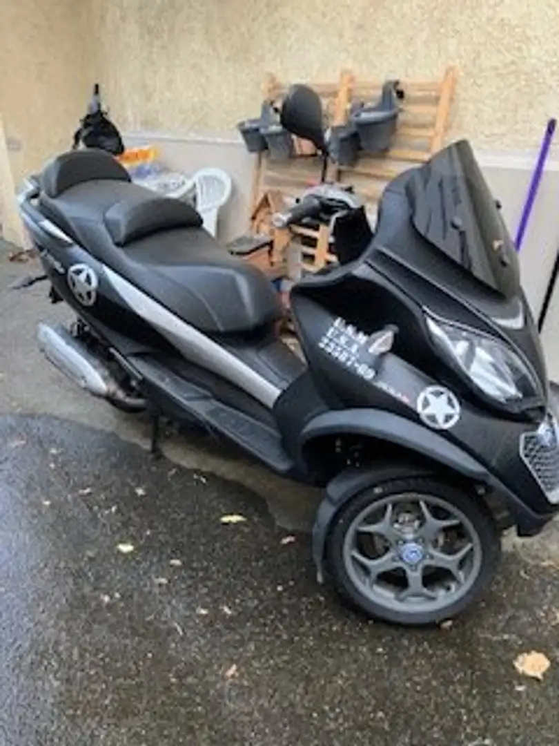 Piaggio MP3 300 Business Černá - 2