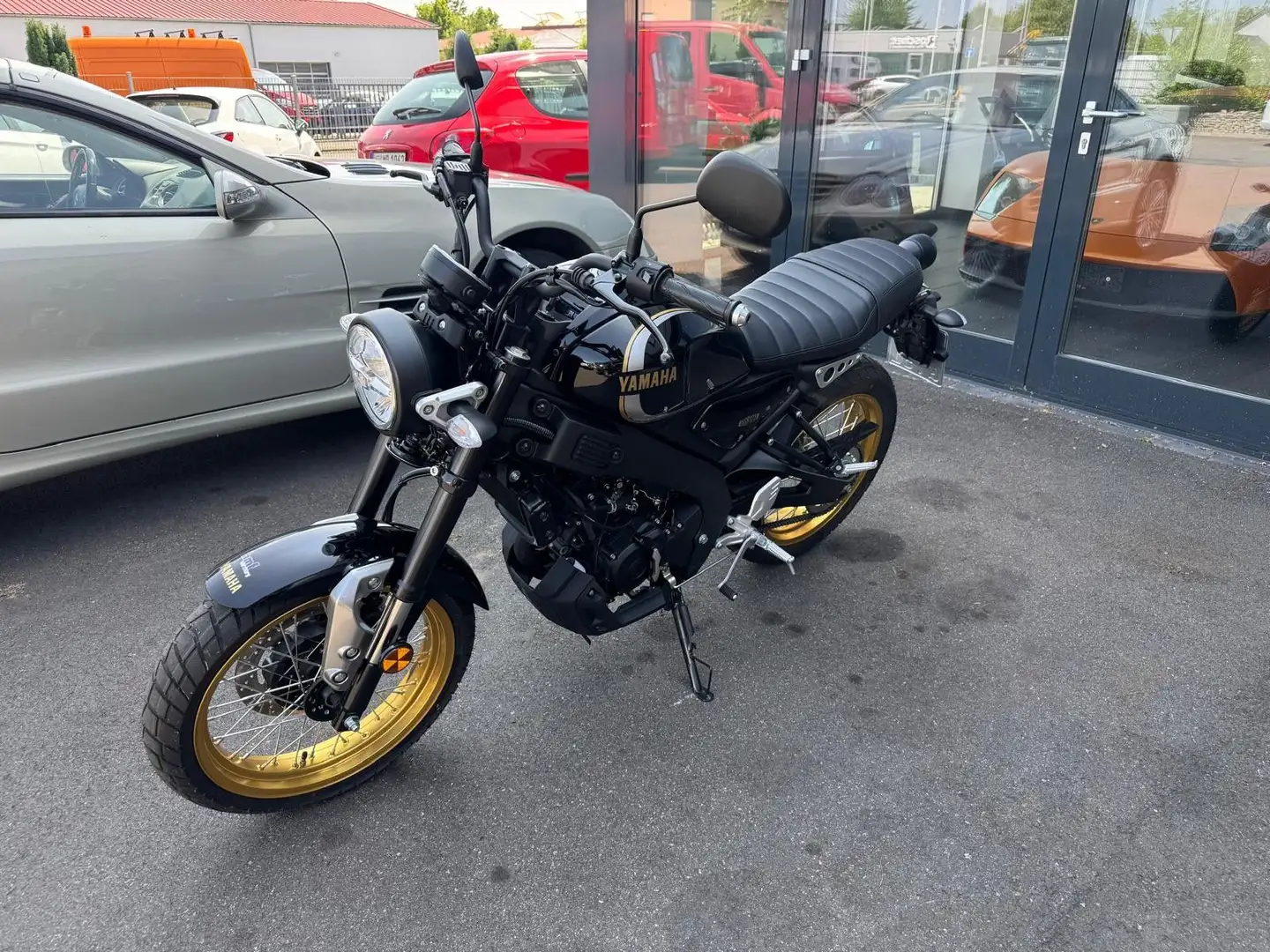 Yamaha XSR 125 Lecacy Protect Neuwertig erst 94KM Schwarz - 2