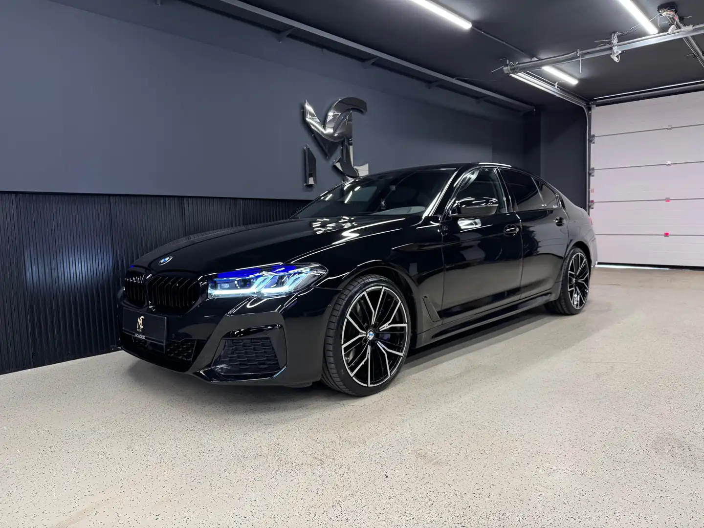 BMW 540 540i G30`M-SPORT`M-PERF.`LASER`DIGITACHO`HK`AMBIEN Schwarz - 2