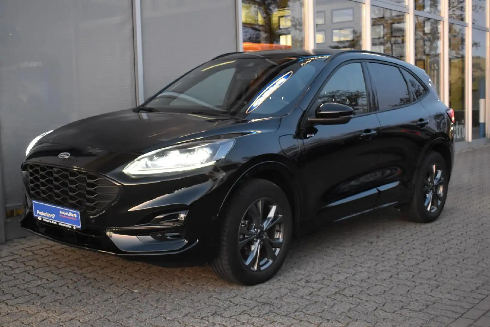 Ford Kuga Plug-In Hybrid ST-Line X Schwarz - 2