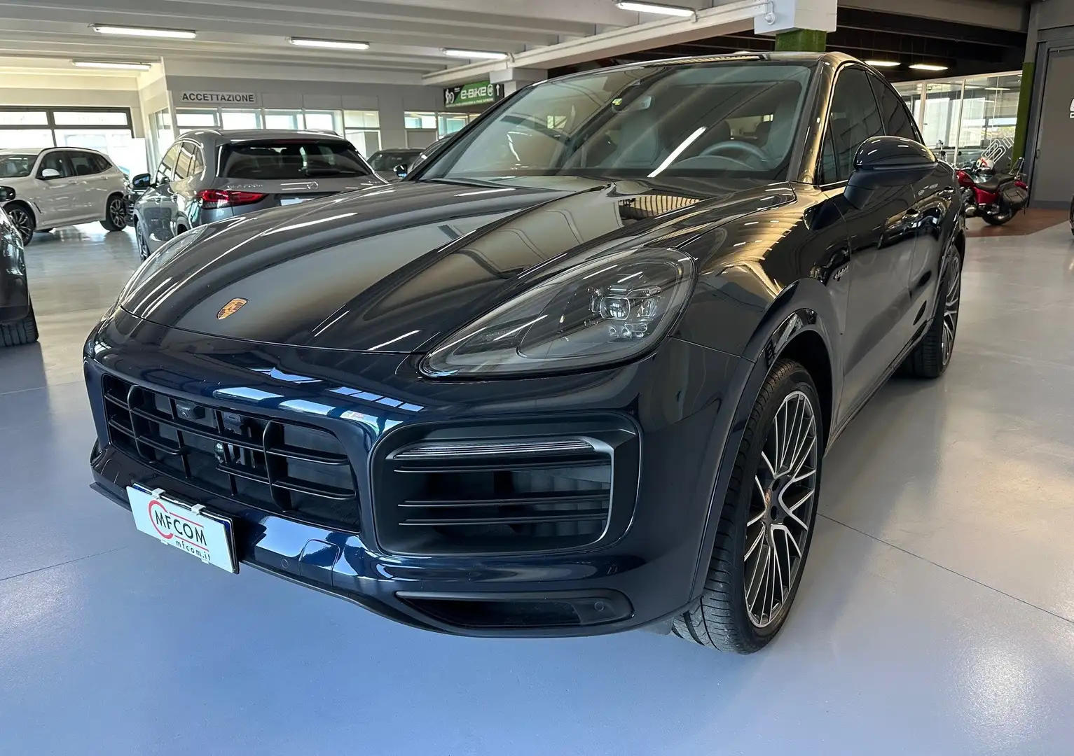Porsche Cayenne Coupe 3.0 e-hybrid 5pti tiptronic Blu/Azzurro - 1