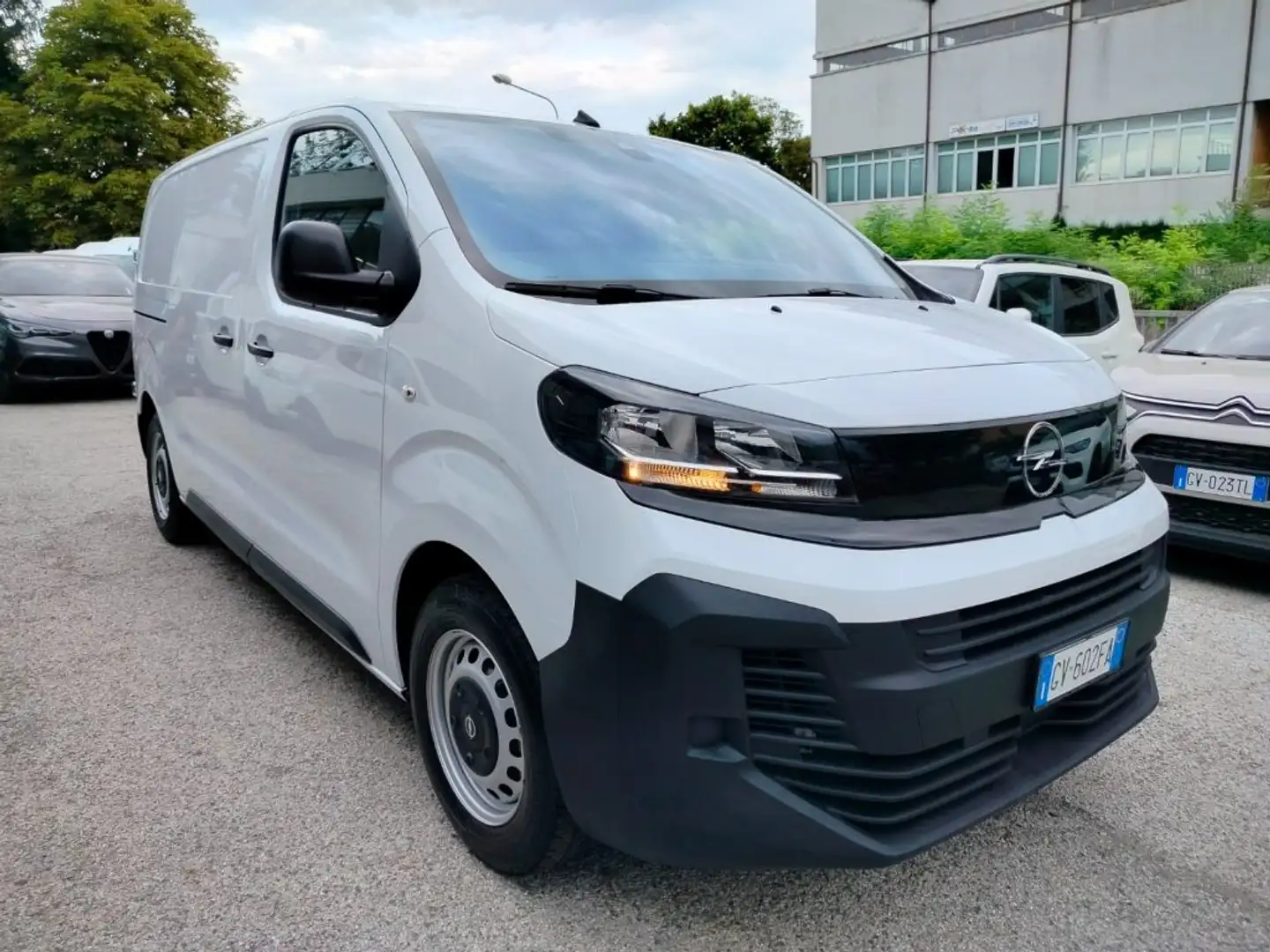 Opel Vivaro 2.0 Diesel 145CV PL-TN M Furgone Сірий - 1