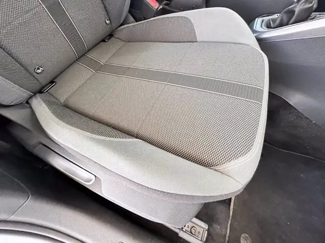 Volkswagen Polo view 9