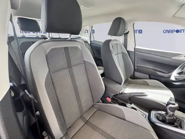 Volkswagen Polo view 8