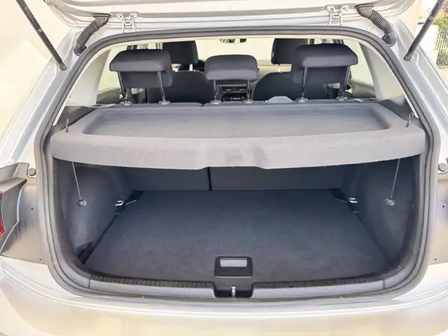Volkswagen Polo view 12