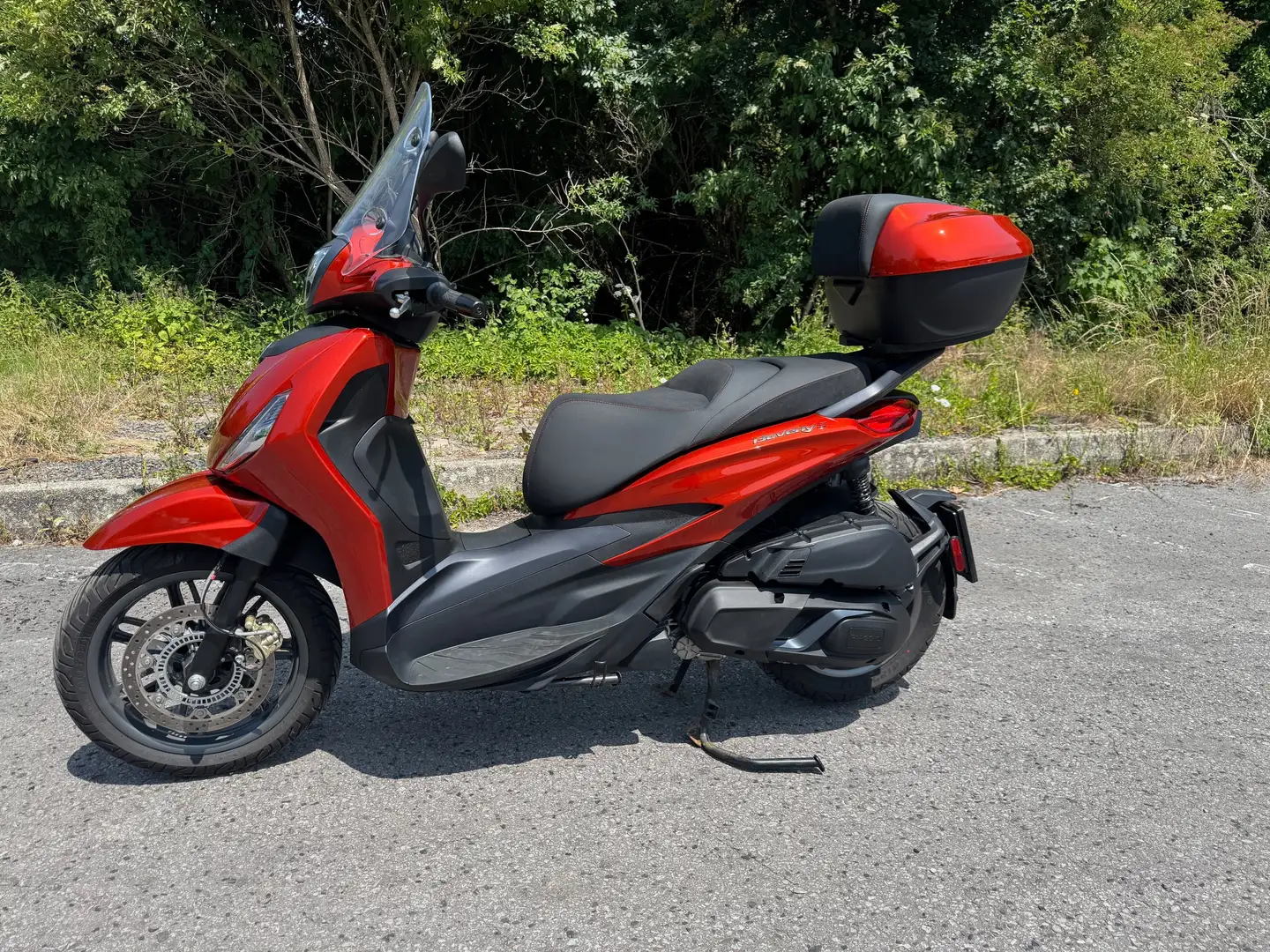 Piaggio Beverly 400 Piaggio Beverly 400 S Rot - 1