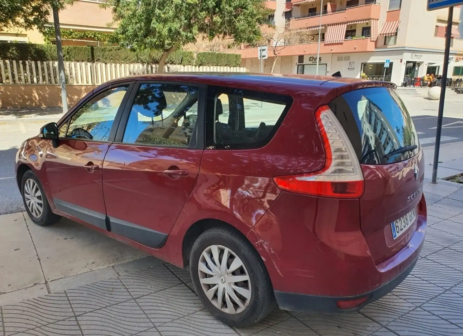 Renault Scenic Grand 1.6 Authentique Rot - 2