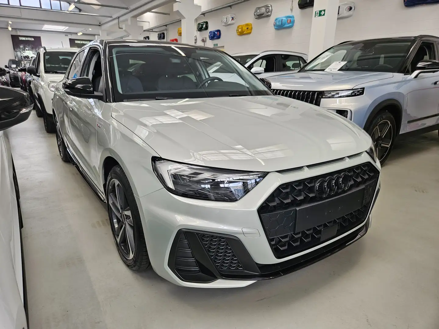 Audi A1 A1 Sportback 30 S Line Black Edition 116cv Plateado - 1