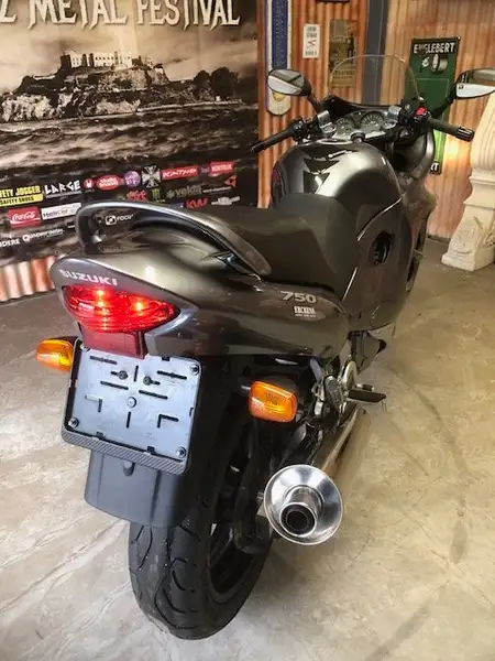 Suzuki GSX 750 - foto 4