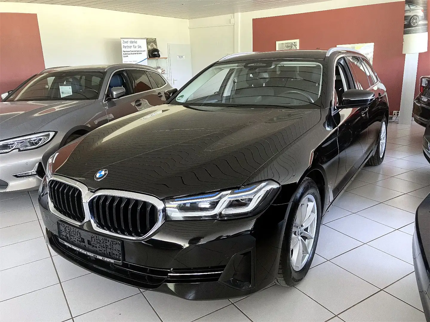 BMW 520 dA 1Hd/Unfallfrei/DrivingPRO/Innovationspaket Zwart - 1