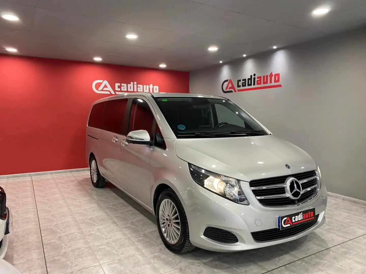 Mercedes-Benz V 220 220d Extralargo Avantgarde Gri - 2