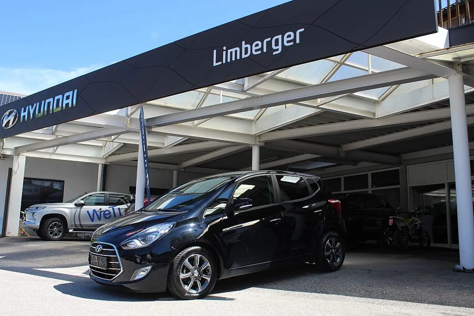 Hyundai iX20 1,4 CVVT GO! Schwarz - 1