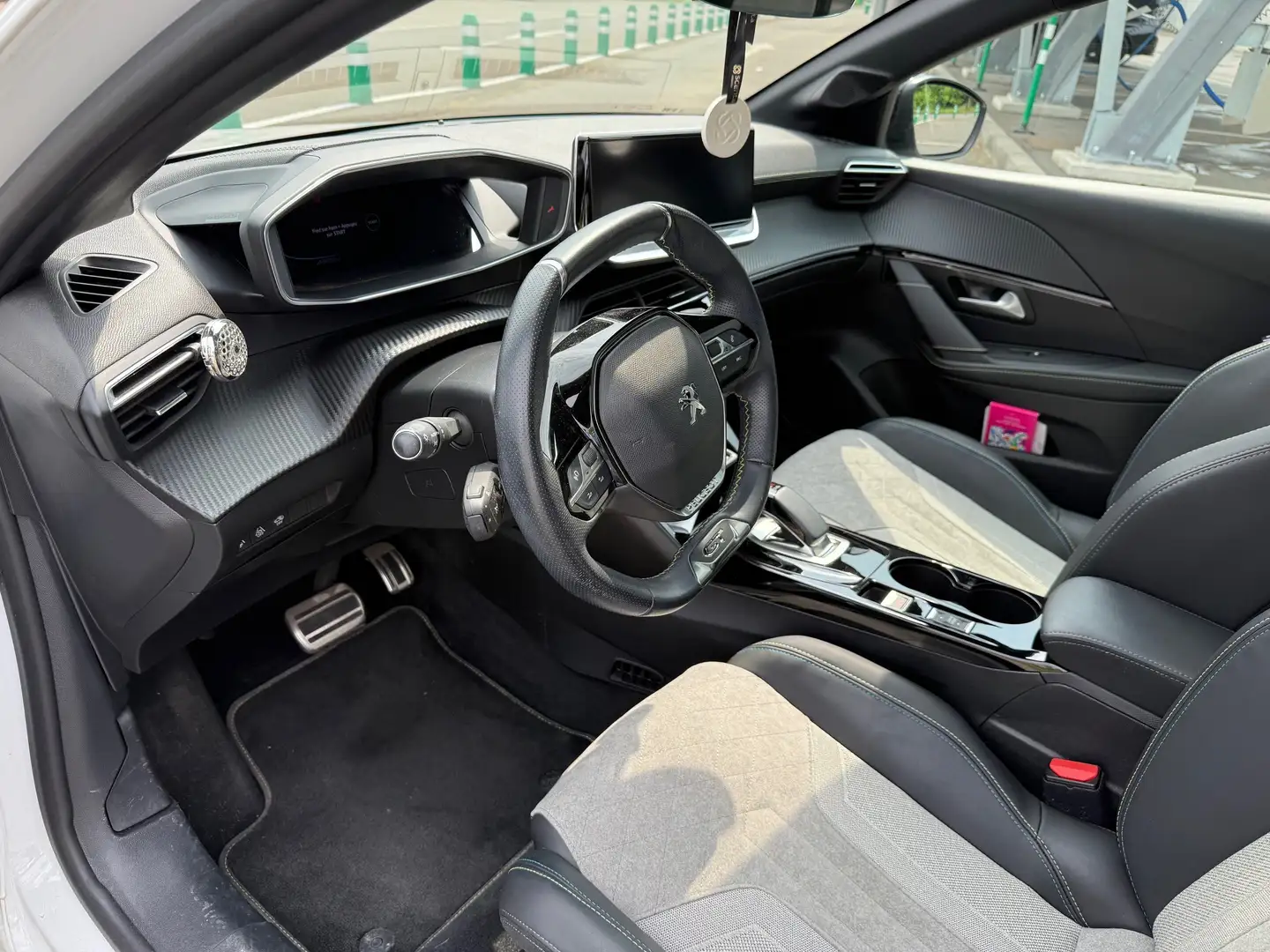 Peugeot e-208 e-208 50 kWh GT Pack Alb - 2