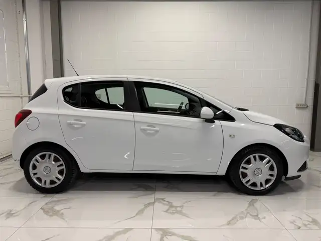 Opel Corsa view 3