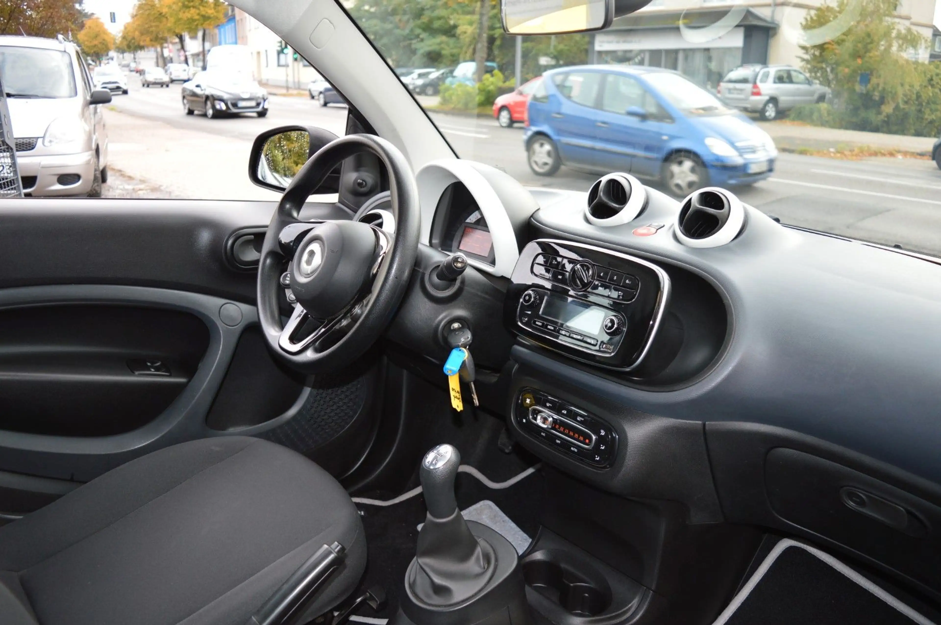 smart forTwo fortwo coupe 52 kW Servo — photo 10