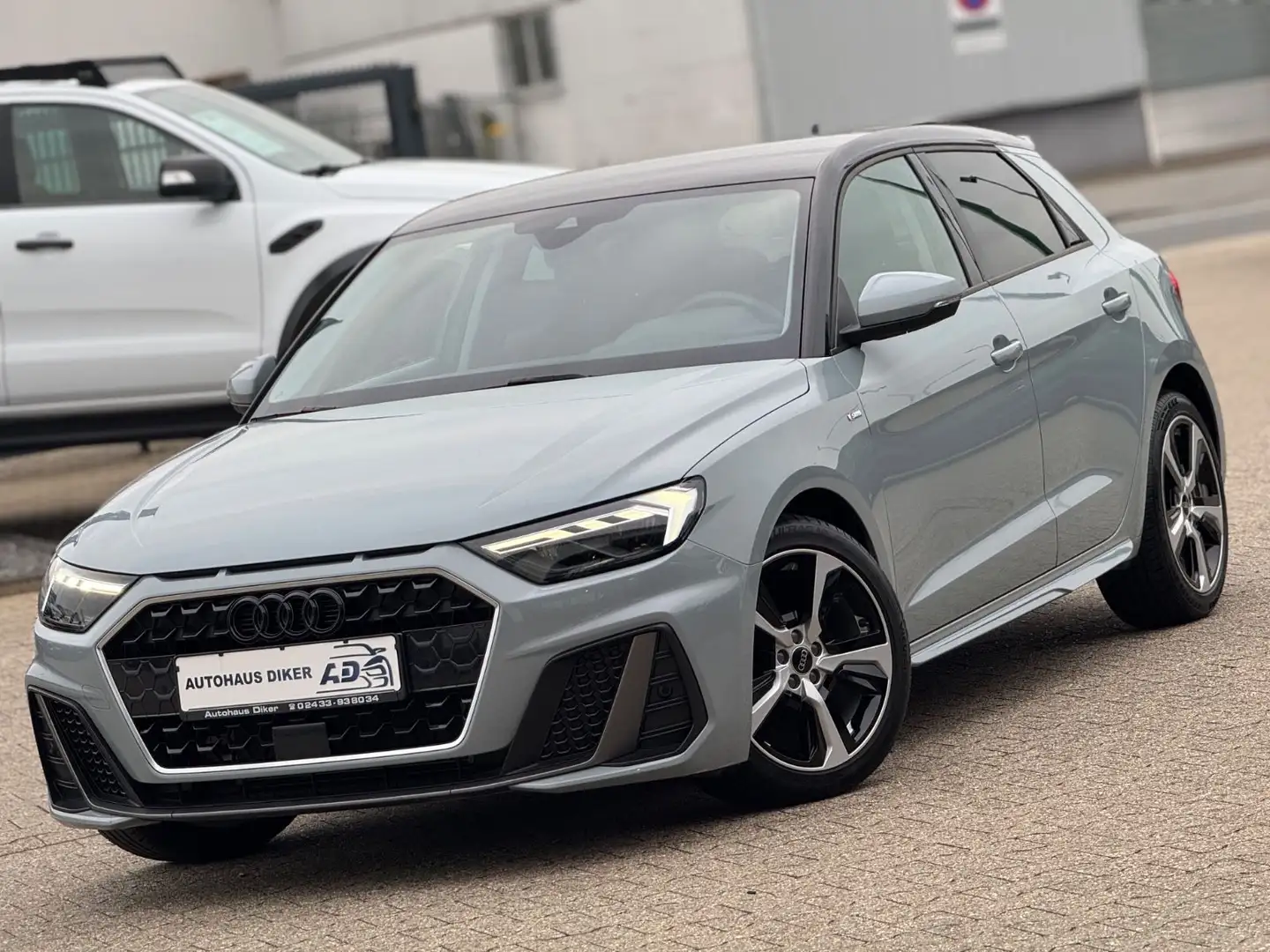 Audi A1 Sportback 25 TFSI S line Virtual,Navi,LED Grau - 1