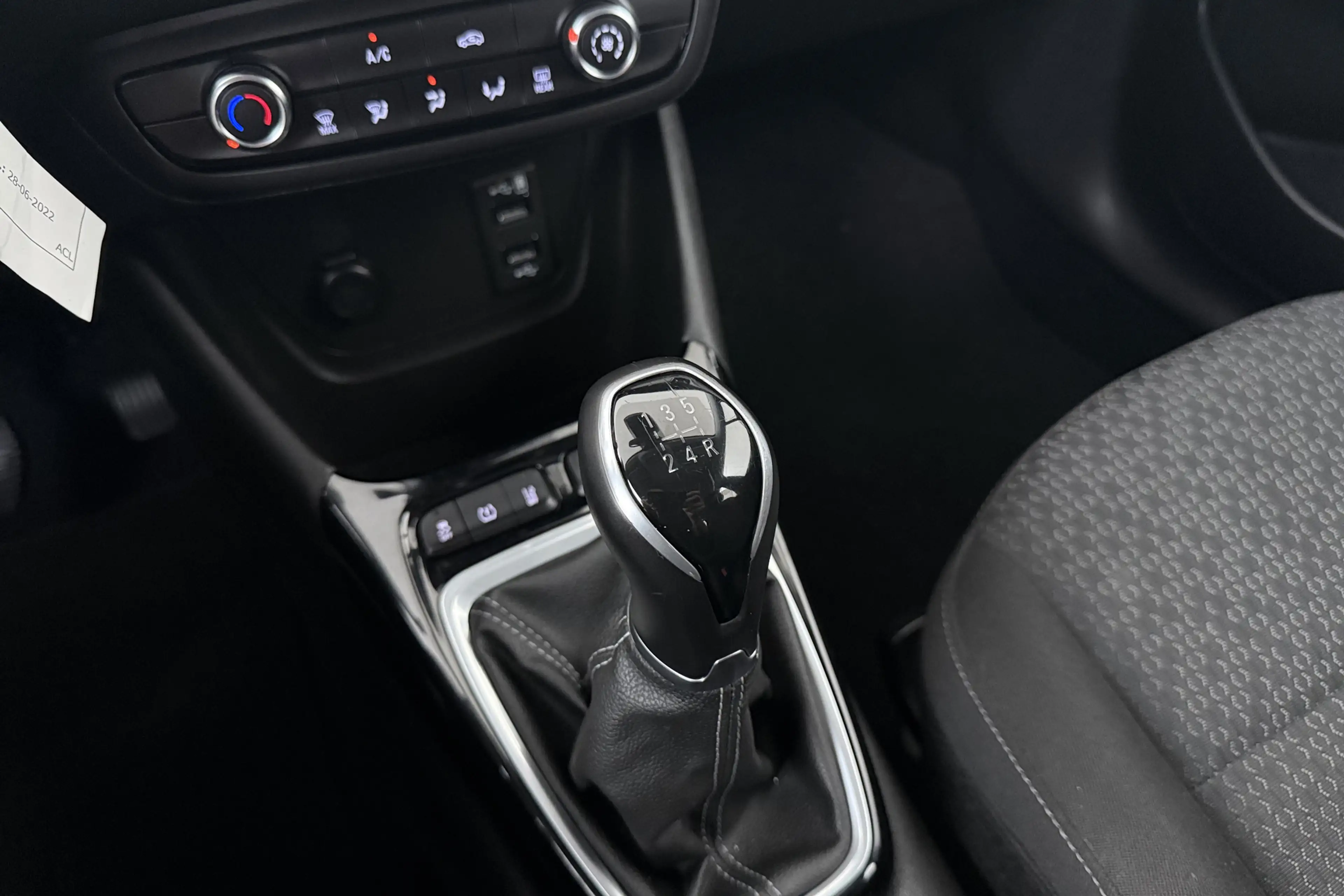 Opel Crossland 1.2 83 PK Business Carplay Camera Cruise — photo 27
