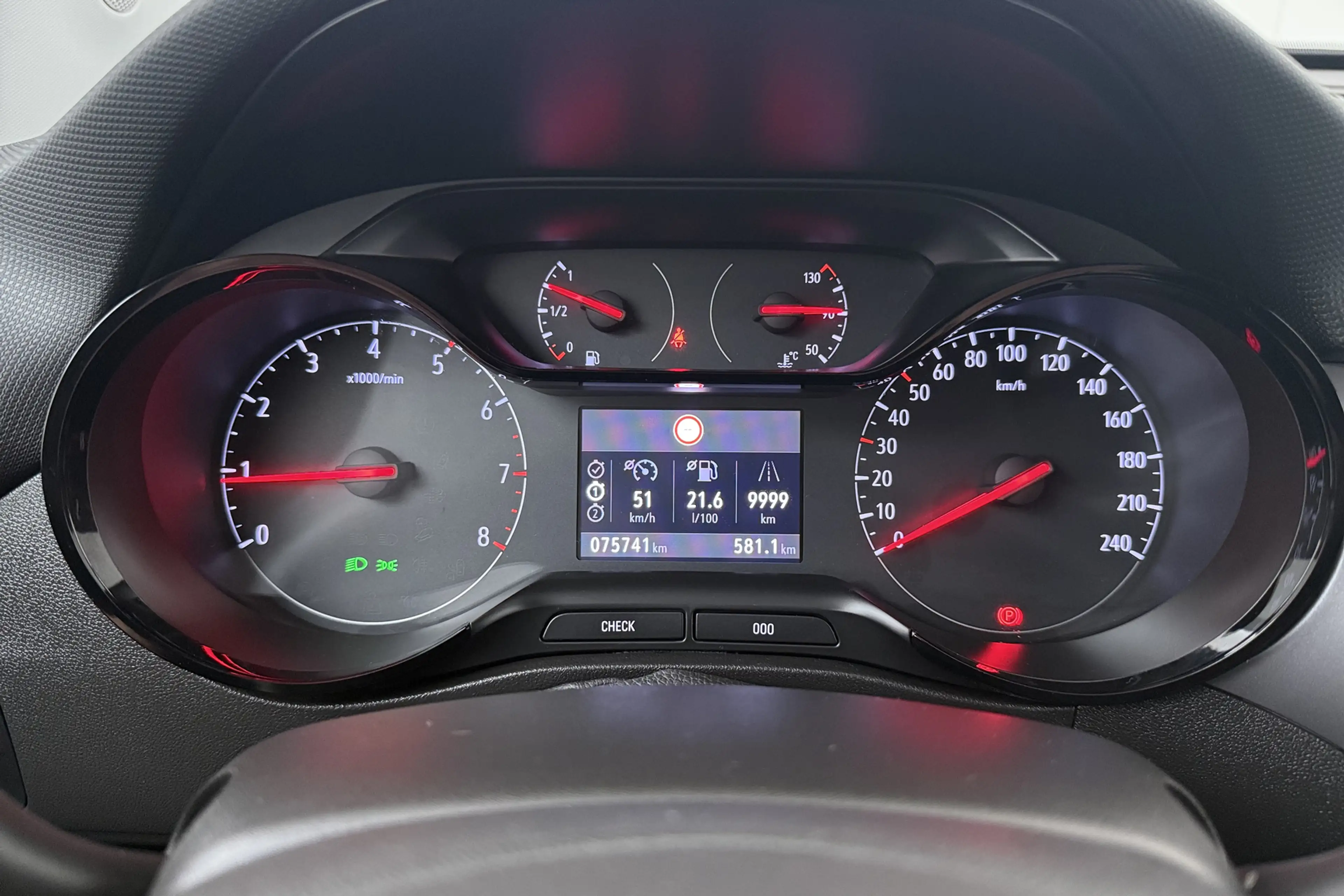 Opel Crossland 1.2 83 PK Business Carplay Camera Cruise — photo 19