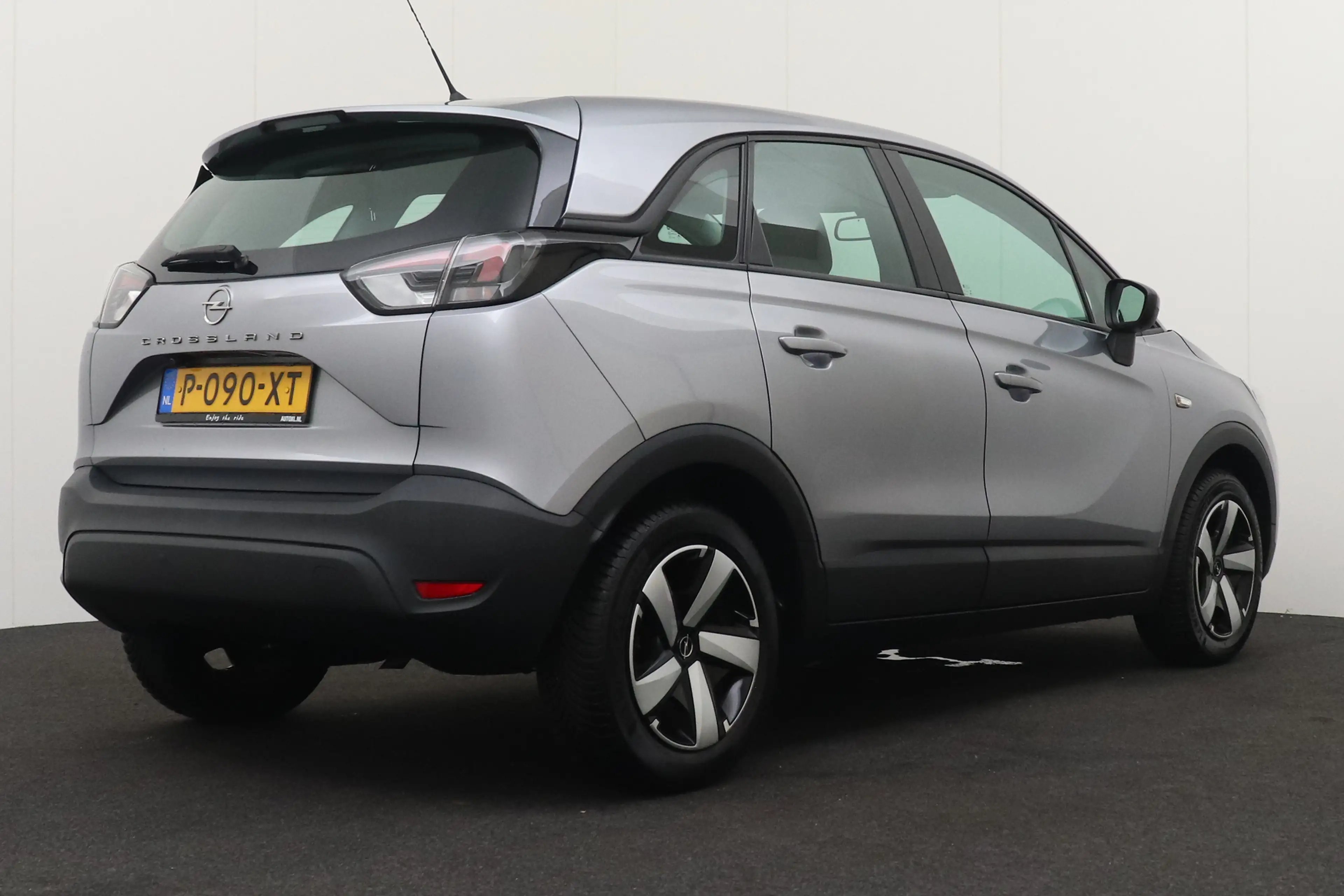 Opel Crossland 1.2 83 PK Business Carplay Camera Cruise — photo 2