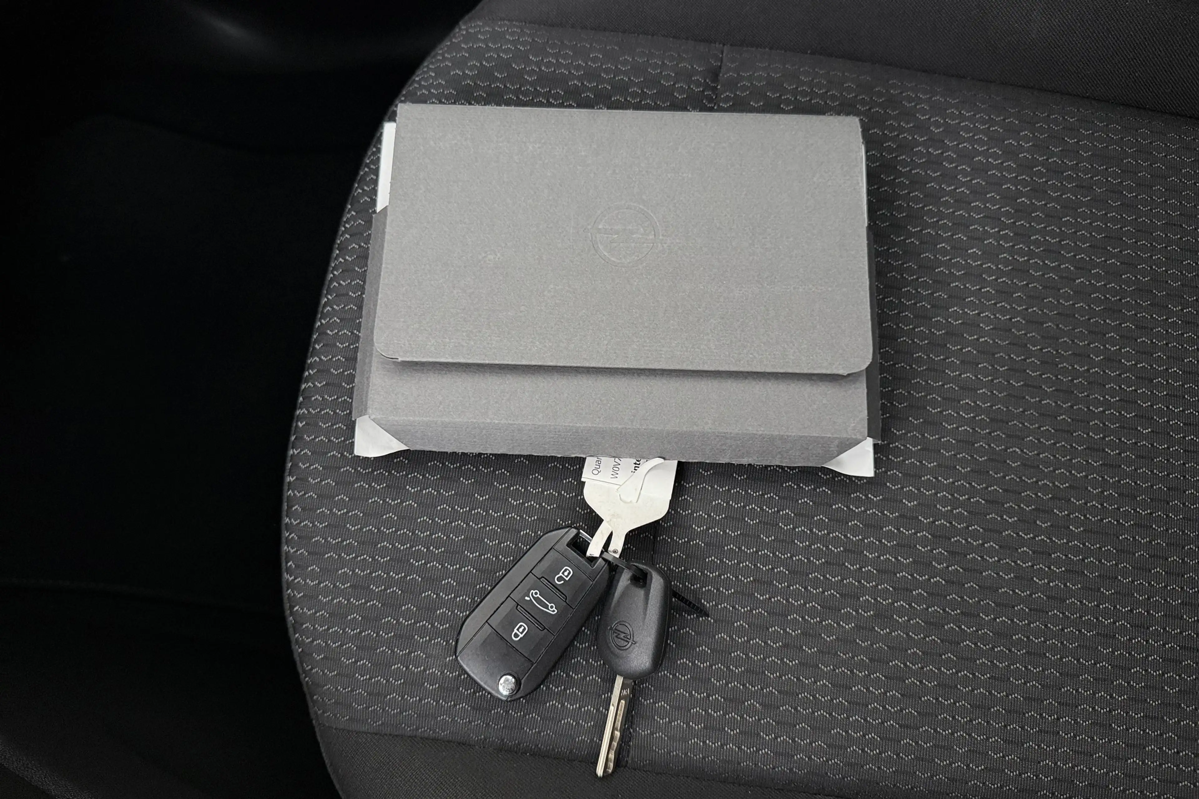 Opel Crossland 1.2 83 PK Business Carplay Camera Cruise — photo 28