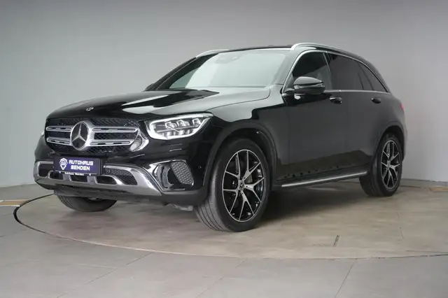 Mercedes-Benz GLC view 3