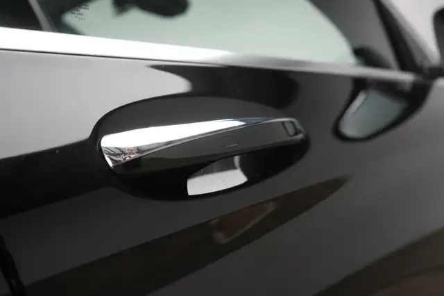 Mercedes-Benz GLC view 13