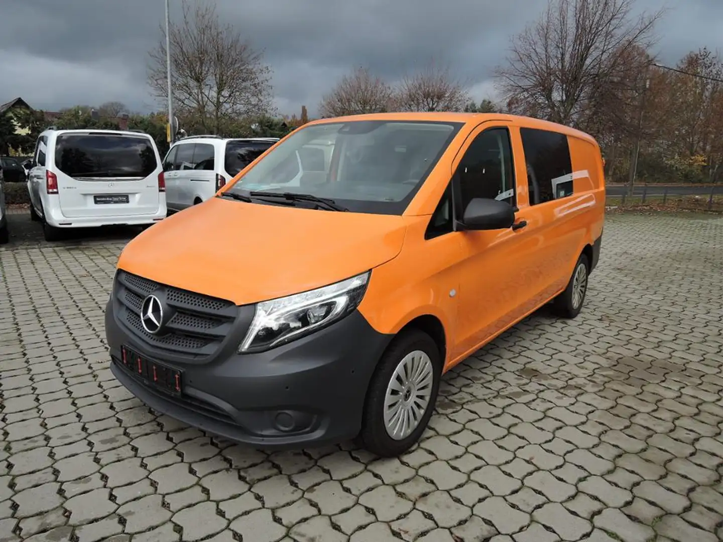 Mercedes-Benz Vito 116 CDI Mixto 4 Matic Hecktüren AHK 2,5t Orange - 1